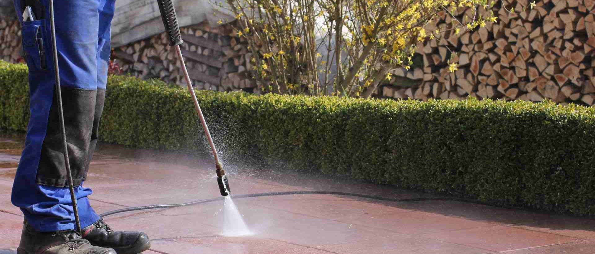 garden maintenance KT23